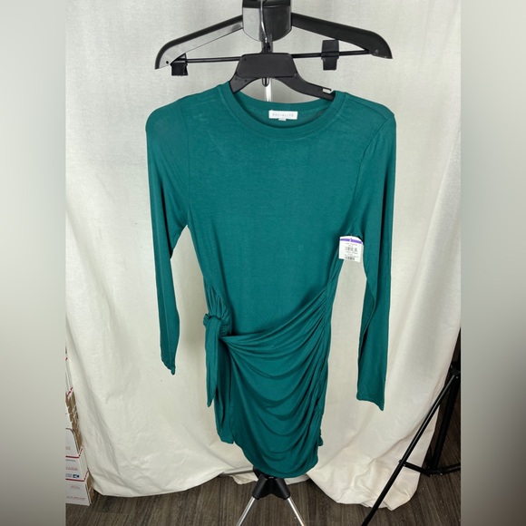 Socialite Long Sleeve Blue Wrap Dress Size Medium NWT - Picture 4 of 10